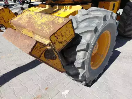 Mobilní bagry 1998 Mecalac 12 MX (17)