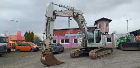 Lánctalpas kotrógép 2005 [div] Koparka gąsienicowa KOBELCO SK 235 SRNLC-1ES (1)
