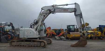Lánctalpas kotrógép 2005 [div] Koparka gąsienicowa KOBELCO SK 235 SRNLC-1ES (3)