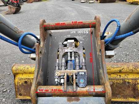 Vedlegg 0 OilQuick OQ 65 Tiltrotator ze skarpówką | roto + bucket (12)