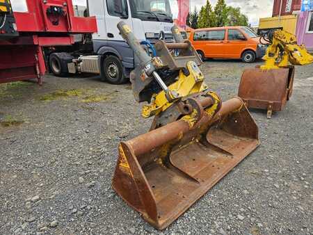 Vedlegg 0 OilQuick OQ 65 Tiltrotator ze skarpówką | roto + bucket (2)