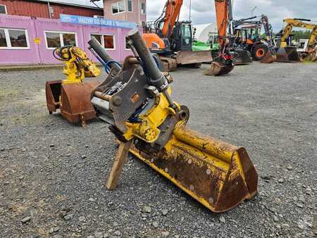 Vedlegg 0 OilQuick OQ 65 Tiltrotator ze skarpówką | roto + bucket (4)