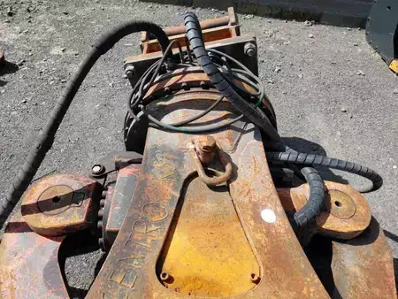 Přídavná zařízení 0 CNH CP 350 Nożyce kruszące hydrauliczne Lehnhoff MS21 (12)