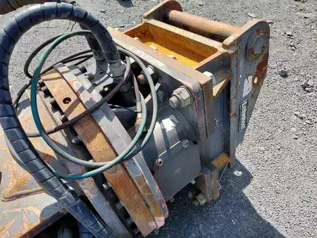 Přídavná zařízení 0 CNH CP 350 Nożyce kruszące hydrauliczne Lehnhoff MS21 (13)