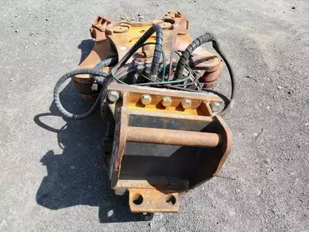 Přídavná zařízení 0 CNH CP 350 Nożyce kruszące hydrauliczne Lehnhoff MS21 (6)