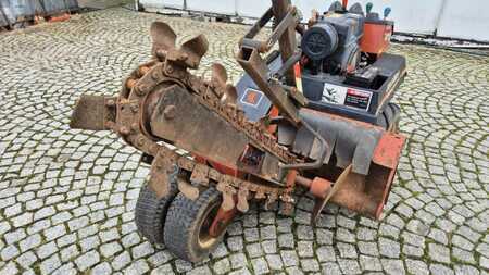 Lánctalpas kotrógép 0 [div] Koparka łańcuchowa DITCH WITCH 1620 KE (9)