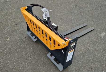 Implementos 2025 [div] PFA-11-3300G Hydraulische Palettengabel (2)