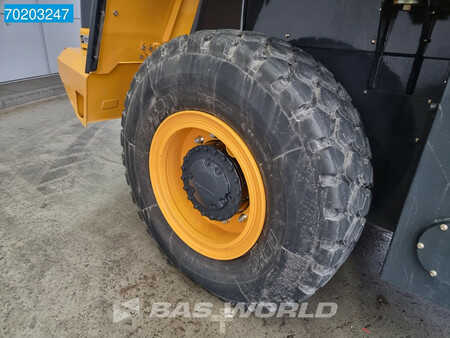 LiuGong CLG835H 329 HOURS - CE/EPA CERTIFIED