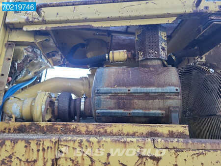 Telaketjupuskutraktorit 1990 Caterpillar D8 N (24)