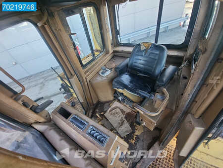 Telaketjupuskutraktorit 1990 Caterpillar D8 N (25)