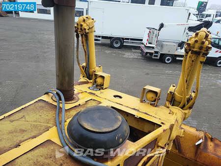 Telaketjupuskutraktorit 0 Caterpillar D8 L (24)