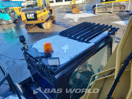 Escavadora de rastos 2015 Caterpillar 374 F L COMES WITH BUCKET (12)