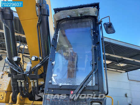 Escavadora de rastos 2015 Caterpillar 374 F L COMES WITH BUCKET (13)