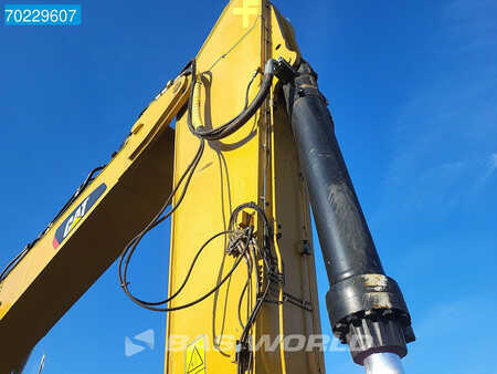 Escavadora de rastos 2015 Caterpillar 374 F L COMES WITH BUCKET (17)