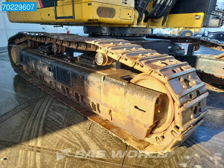 Escavadora de rastos 2015 Caterpillar 374 F L COMES WITH BUCKET (22)