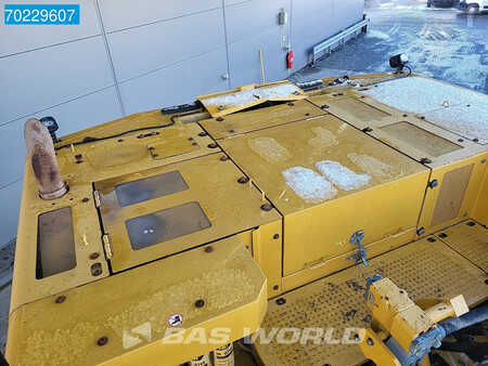 Escavadora de rastos 2015 Caterpillar 374 F L COMES WITH BUCKET (29)