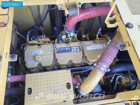 Escavadora de rastos 2015 Caterpillar 374 F L COMES WITH BUCKET (30)