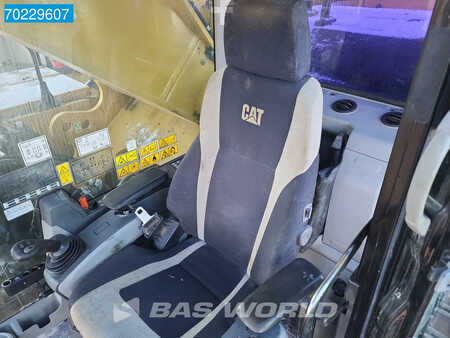 Escavadora de rastos 2015 Caterpillar 374 F L COMES WITH BUCKET (37)