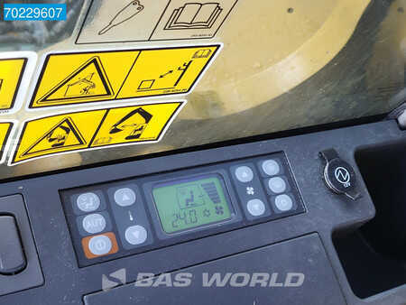 Escavadora de rastos 2015 Caterpillar 374 F L COMES WITH BUCKET (39)