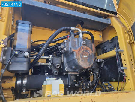 Bæltegraver 2016 Komatsu PC490 LC-11 (24)