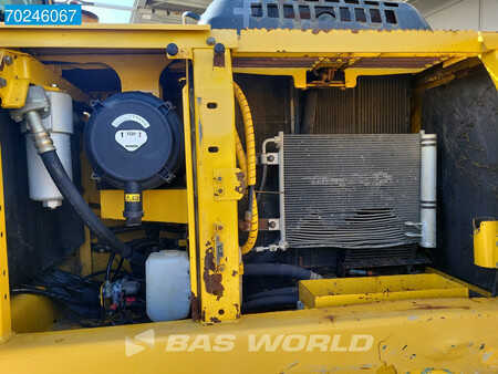 Escavatori cingolati 2006 Komatsu PC240 LC-8 (21)