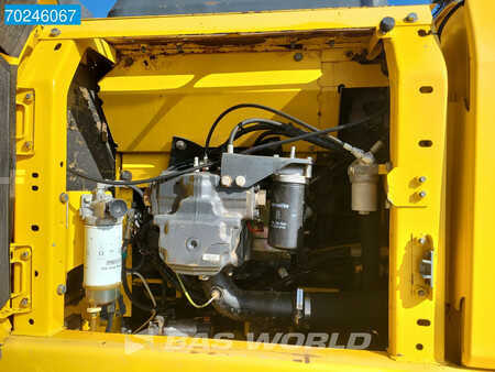 Escavatori cingolati 2006 Komatsu PC240 LC-8 (22)