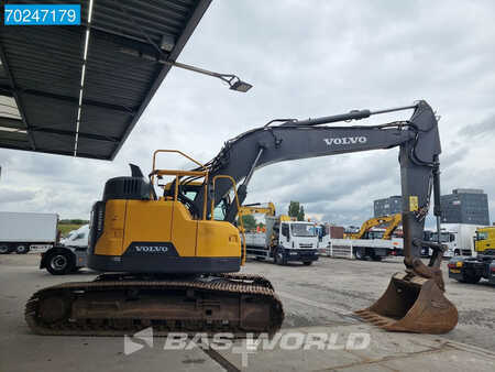 Escavadora de rastos 2016 Volvo ECR235 E L (5)