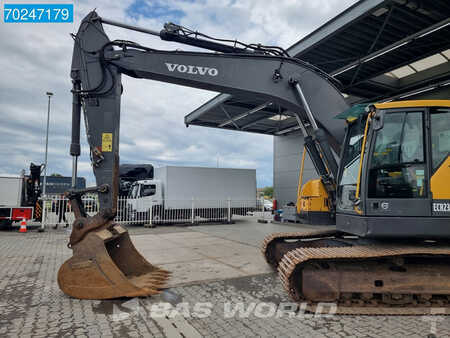 Escavadora de rastos 2016 Volvo ECR235 E L (9)