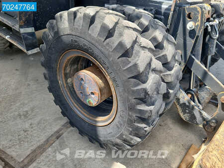 Escavadora de rodas 2013 Case WX168 OUTRIGGERS - BLADE (12)