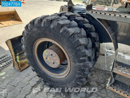 Escavadora de rodas 2013 Case WX168 OUTRIGGERS - BLADE (15)
