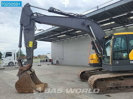 Escavadora de rastos 2018 Volvo ECR235 EL (7)