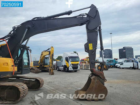 Escavadora de rastos 2018 Volvo ECR235 EL (8)