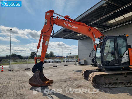 Korečková rýpadla 2017 Hitachi ZX135 US-6 (8)