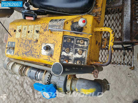 Equipamento de perfuração de poços 1996 Vermeer D50X100 HORIZONTAL DIRECTIONAL DRILL (32)