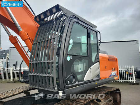 Escavatori cingolati 2021 Hitachi ZX210 LC -6 (10)