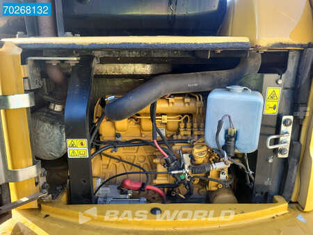 Mini excavators 2017 Caterpillar 305 E2 CR (36)