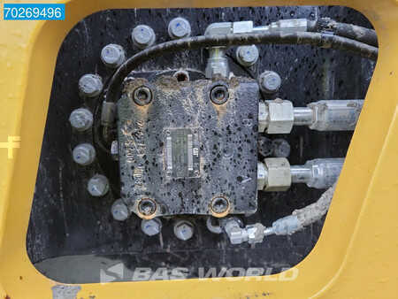 Single drum compactors 2023 Caterpillar CS10 GC A/C - LOW HOURS (11)