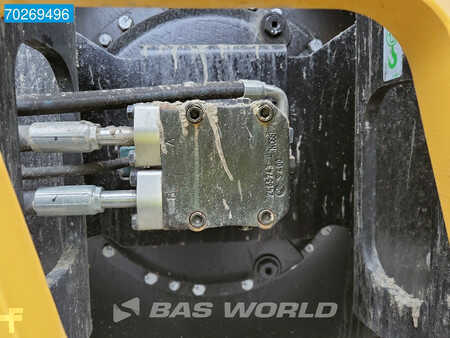 Single drum compactors 2023 Caterpillar CS10 GC A/C - LOW HOURS (15)