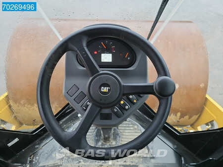 Single drum compactors 2023 Caterpillar CS10 GC A/C - LOW HOURS (21)