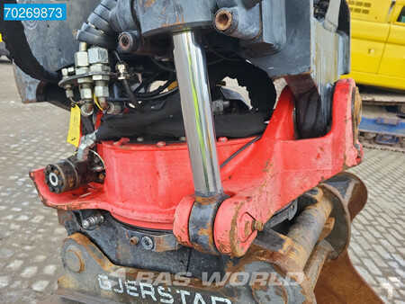Escavatori cingolati 2018 Komatsu PC240 LC-11 ROTOTILT (14)