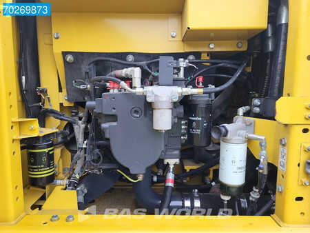 Escavatori cingolati 2018 Komatsu PC240 LC-11 ROTOTILT (22)