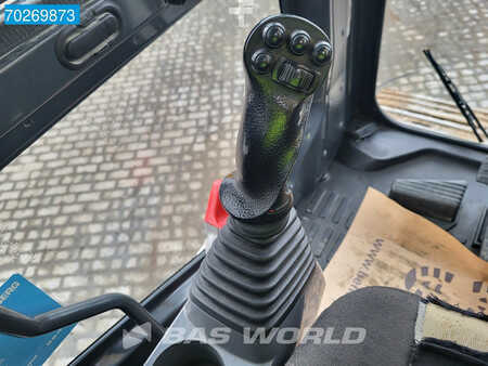 Escavatori cingolati 2018 Komatsu PC240 LC-11 ROTOTILT (38)