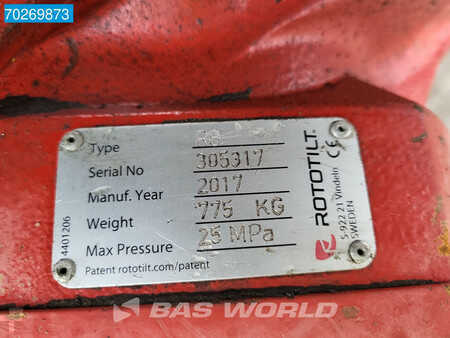 Escavatori cingolati 2018 Komatsu PC240 LC-11 ROTOTILT (40)