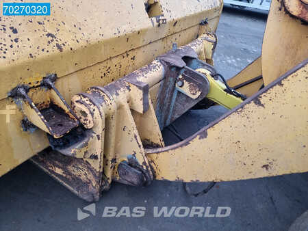Kolové nakladače 2011 Komatsu WA380-6 (15)