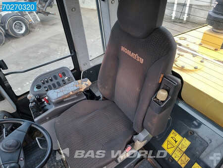 Kolové nakladače 2011 Komatsu WA380-6 (31)