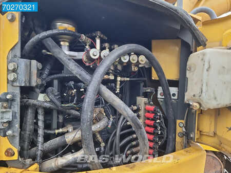 Kettenbagger 2004 Komatsu PC228 US LC (29)