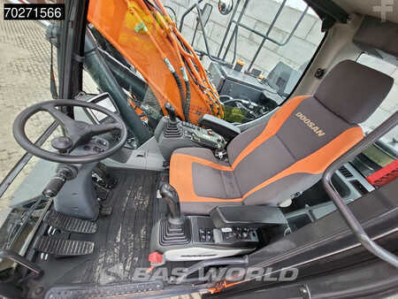 Escavadora de rodas 2019 Doosan DX140 W-5 OIL QUICK - GERMAN (26)