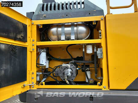 Rupsgraafmachines 2015 Volvo EC300 E L (25)