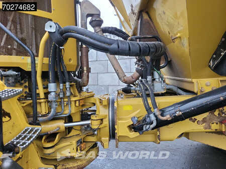 Knickgelenkte Muldenkipper/Dumper 2012 Caterpillar 740 B (13)
