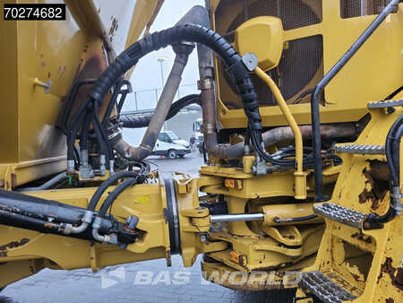 Knickgelenkte Muldenkipper/Dumper 2012 Caterpillar 740 B (17)